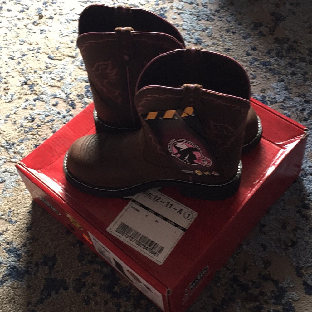 Justin steel toe cowgirl boots